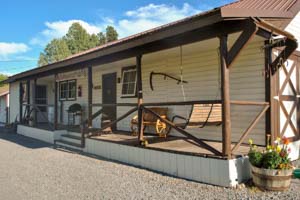 The Wagon House, The Aspen Inn, Fort Klamath, Oregon, USA